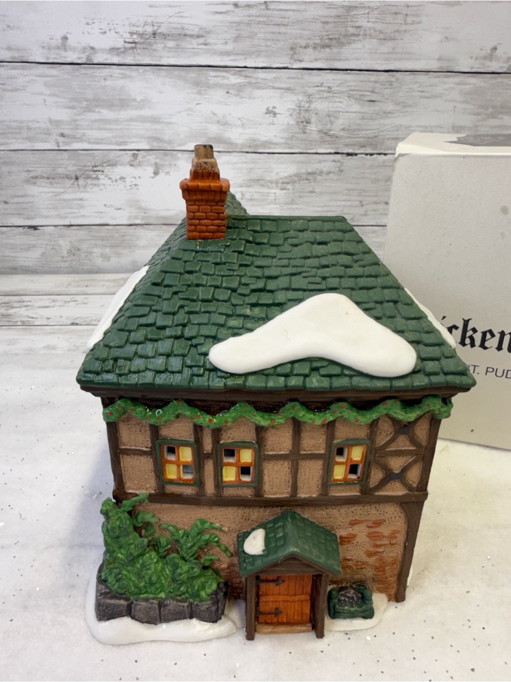 Dept 56 Heritage Village T. Puddlewick Spectacle Shop 58331 W/box & Light - Picture 7 of 10